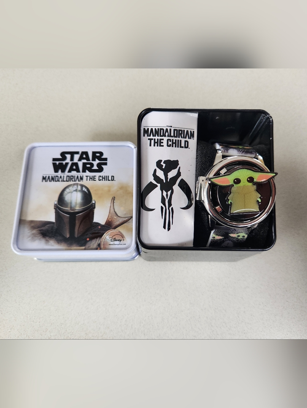 Star Wars Mandalorian Baby Yoda Spinner LCD Watch with Tin Box **NEW